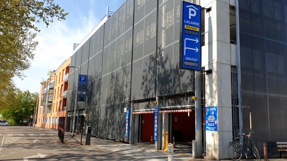 Le parc de stationnement Lacarre